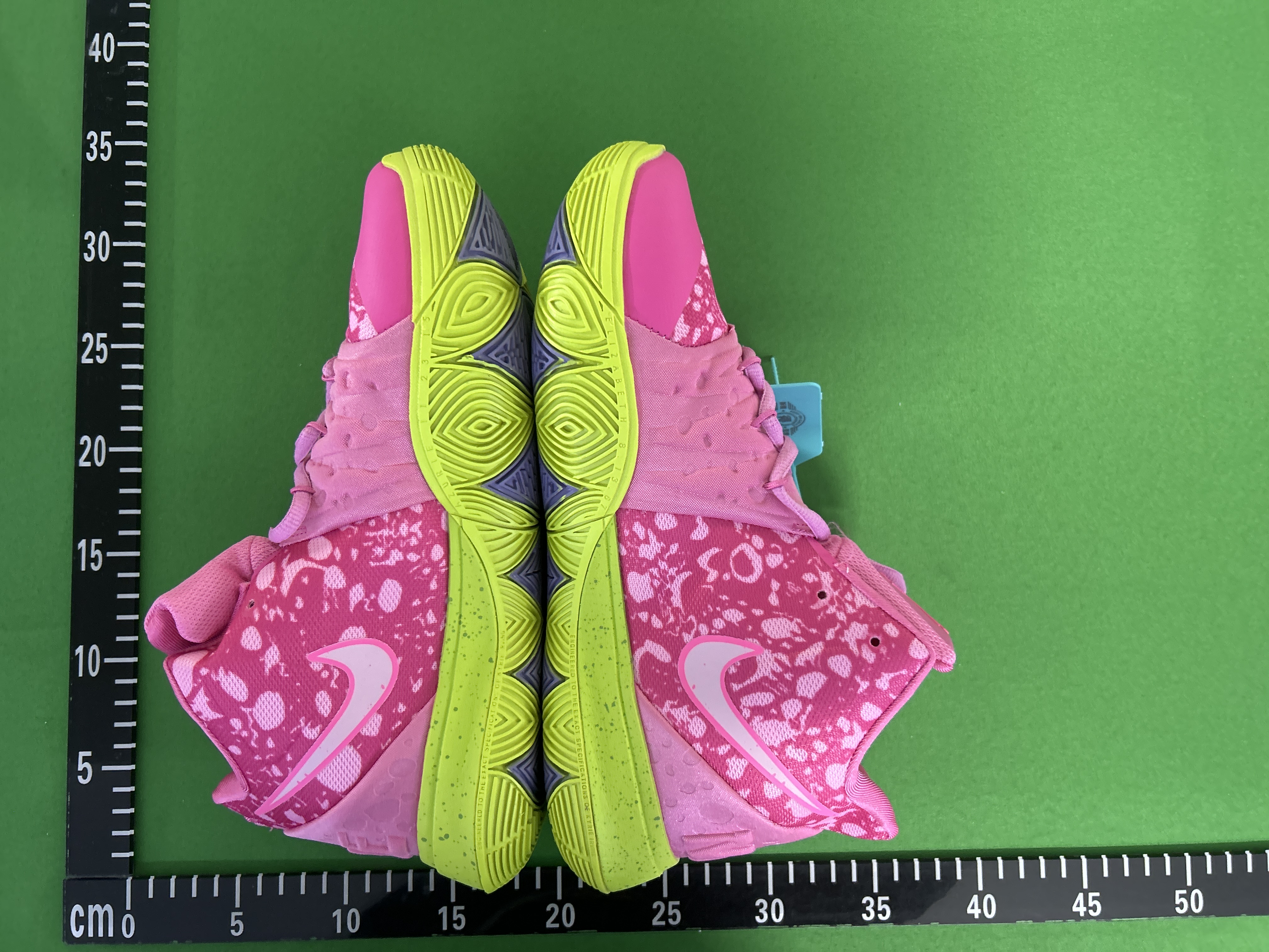 KYRIE 5 SPONGEBOB SQUAREPANTS