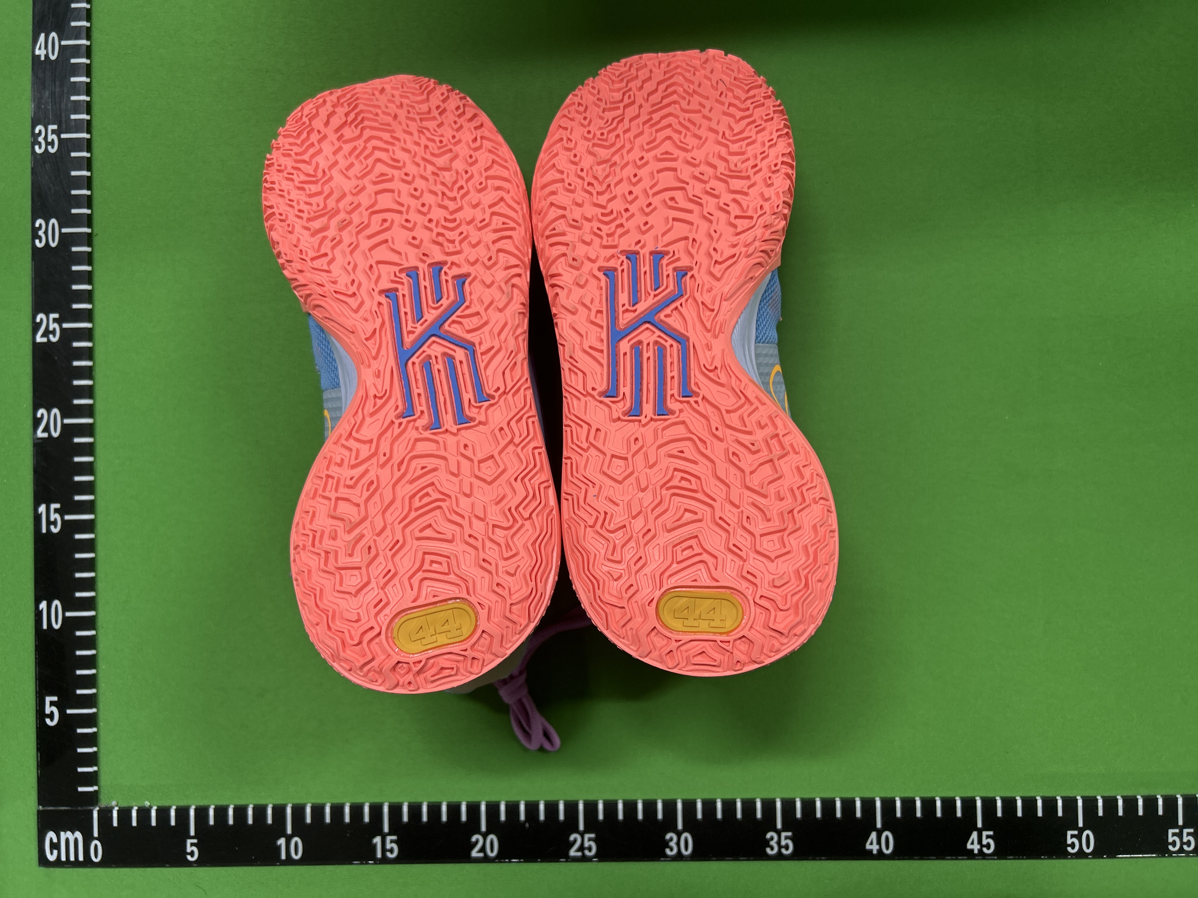 KYRIE 5 SPONGEBOB SQUAREPANTS