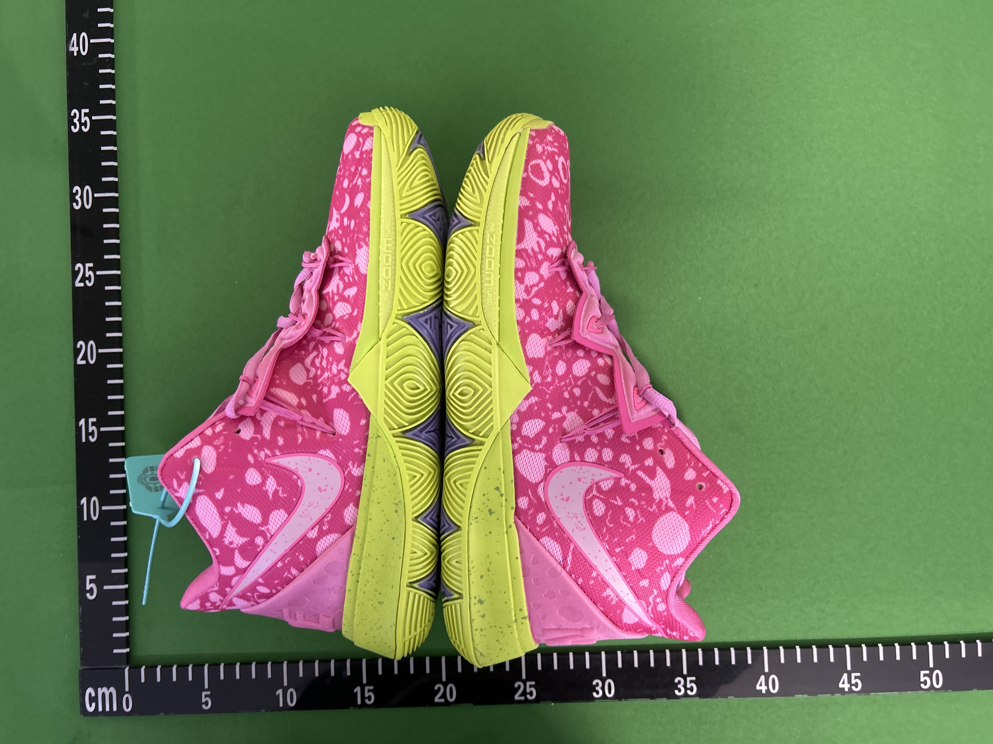 KYRIE 5 SPONGEBOB SQUAREPANTS