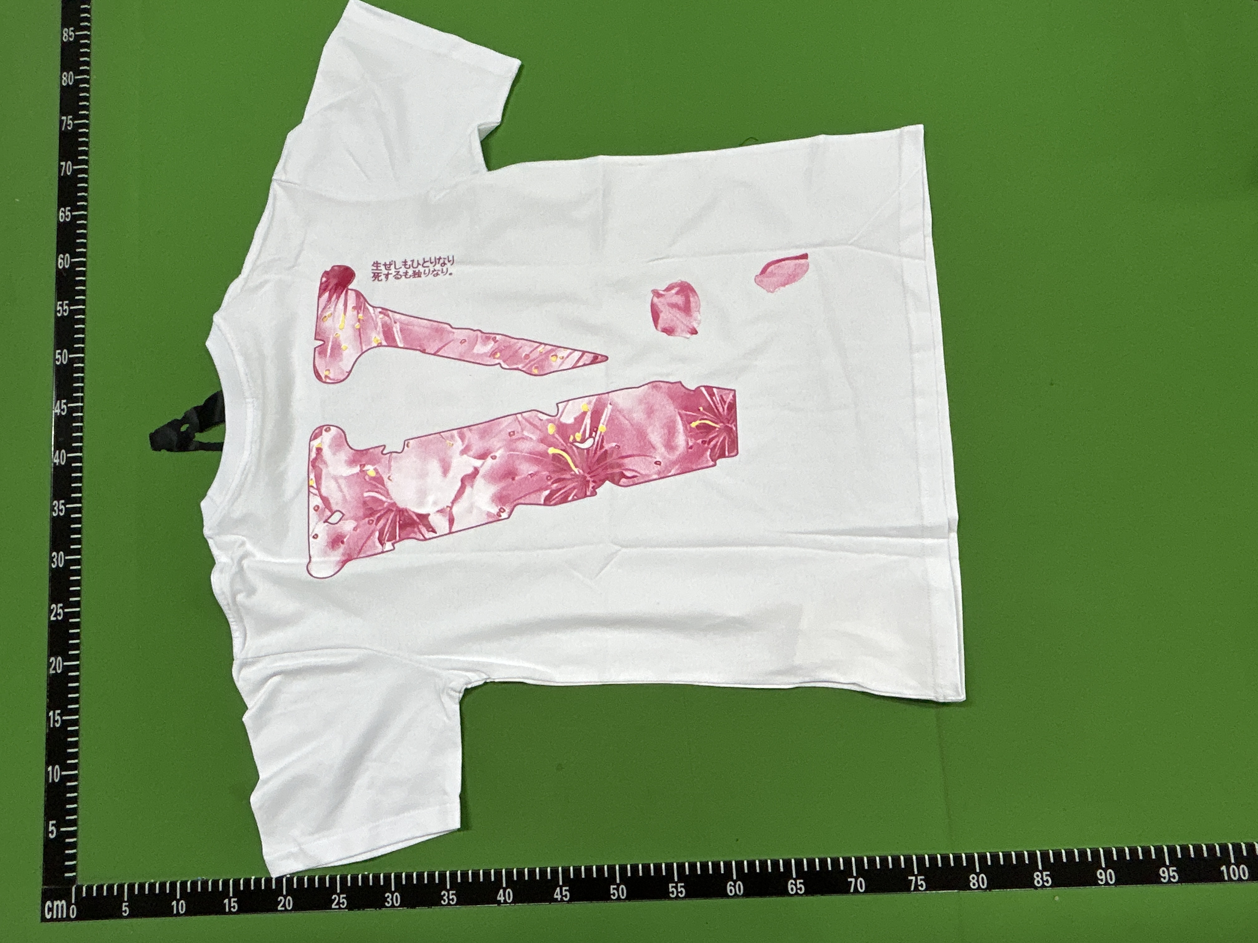Vlonee T-shirt  GOOD INTENTIONS