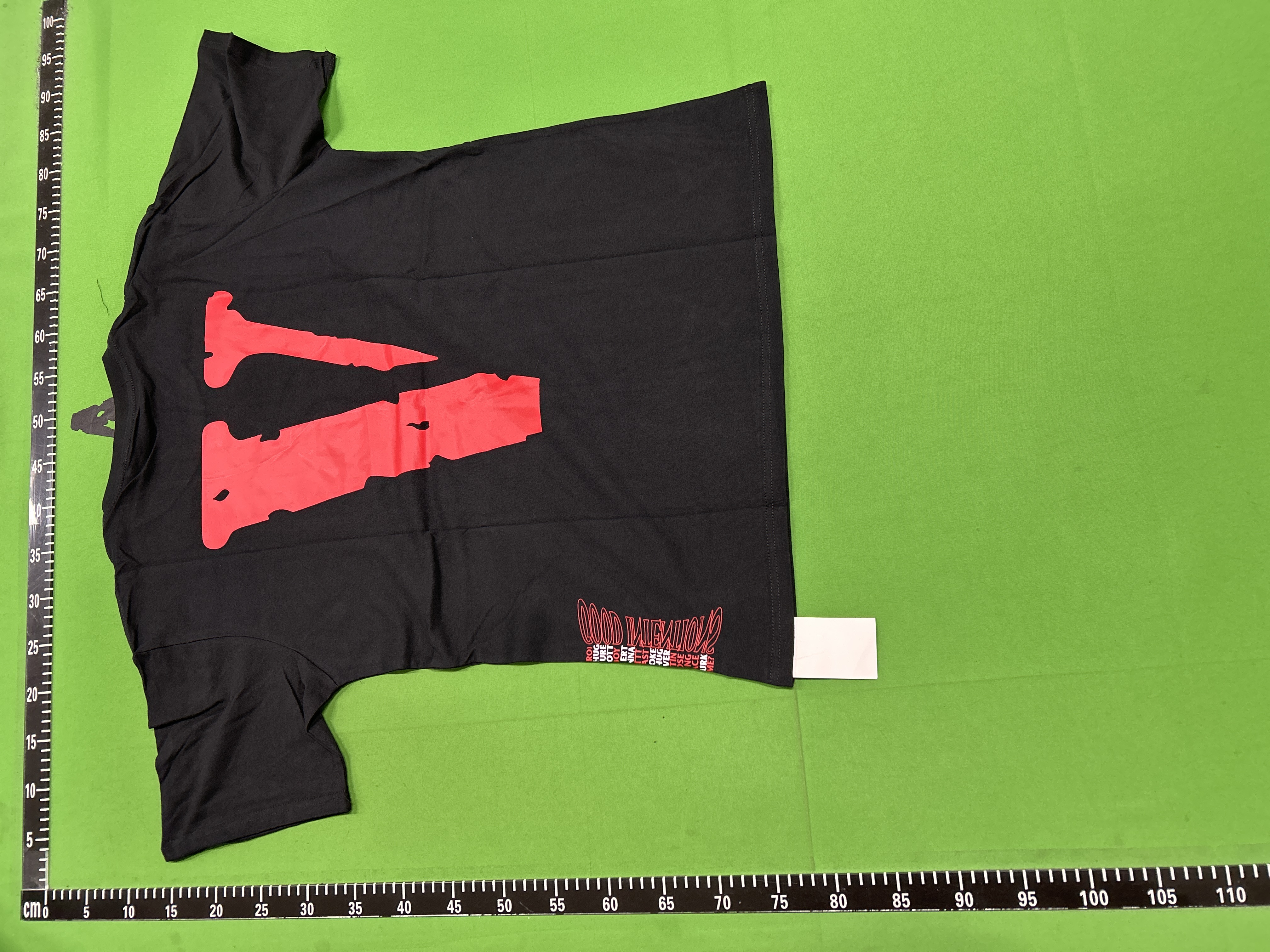 Vlonee T-shirt  GOOD INTENTIONS