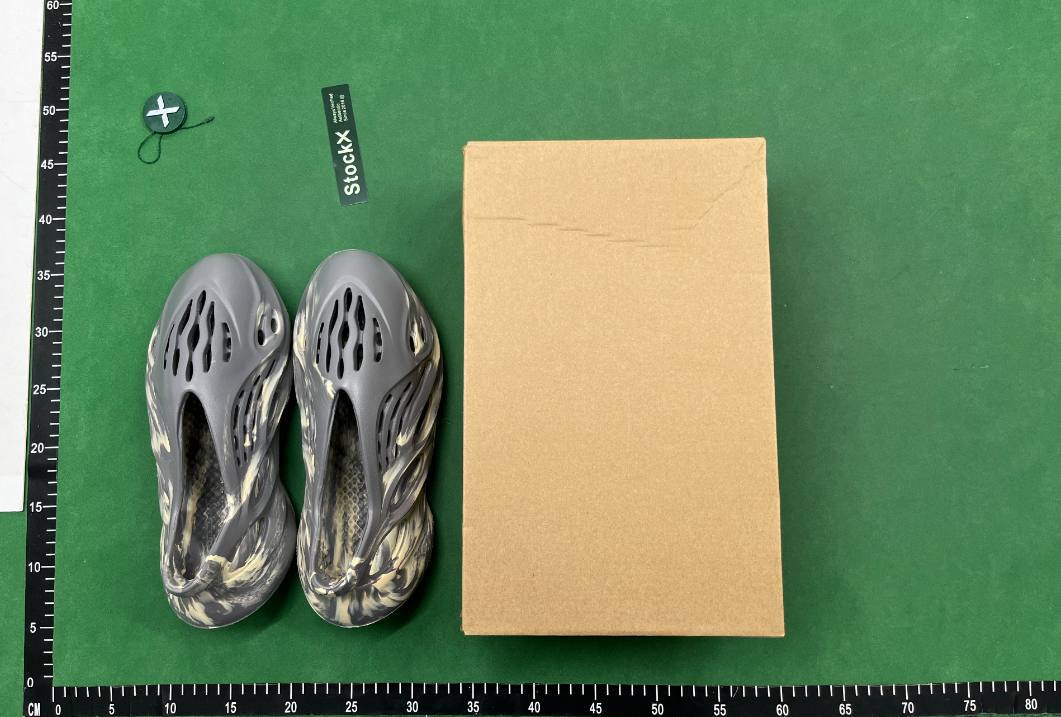 Yeezy Runner (+20 Colorways)